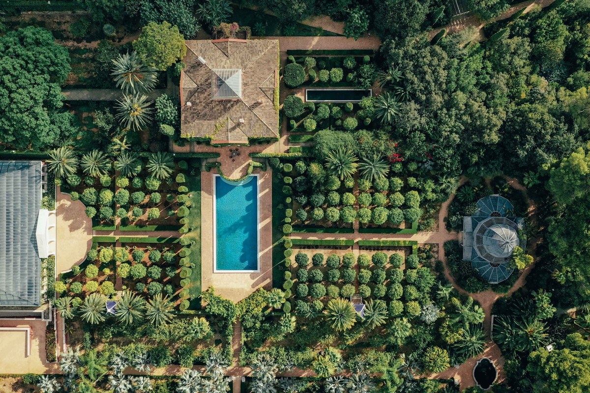 Overhead view of Jardín de l’Albarda, with garden paths, planting and pools